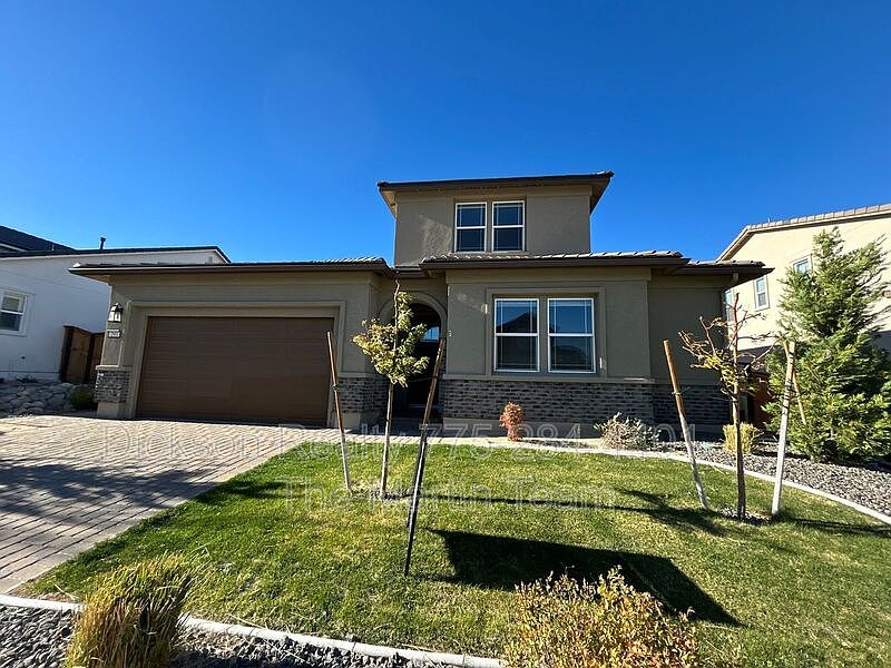 1st image of 293 Commodore Dr