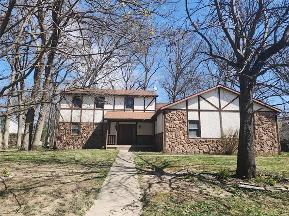 41 Northwoods Trl, Highland, IL 62249