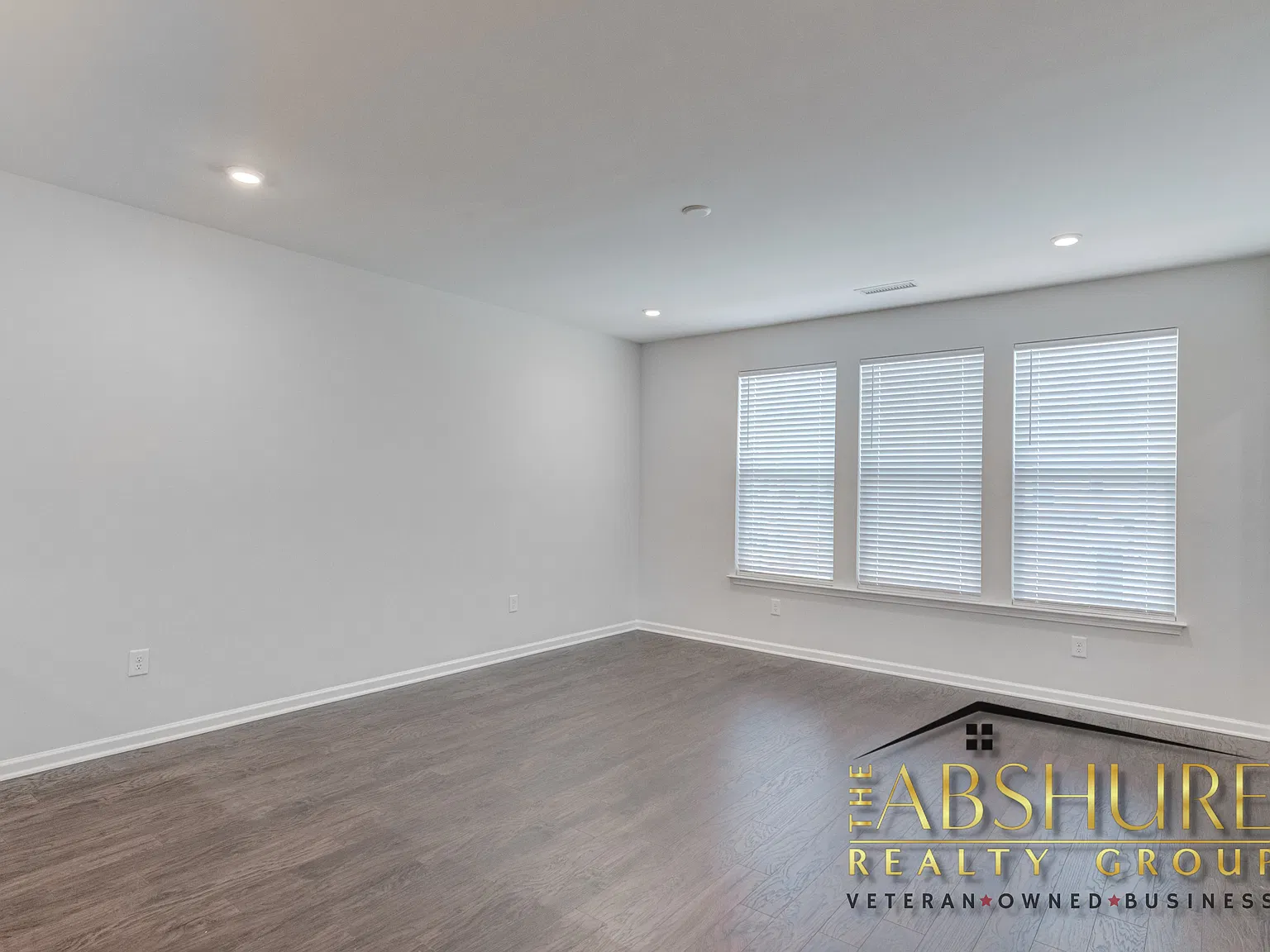 1053 Commack Drive - 1 — Photo 4