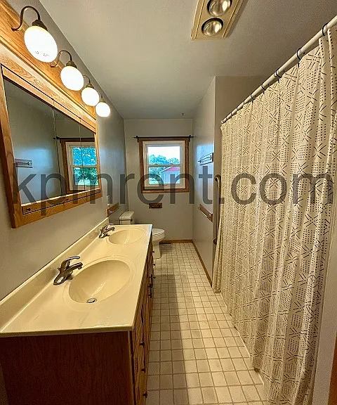 103 W 6th St — Photo 11