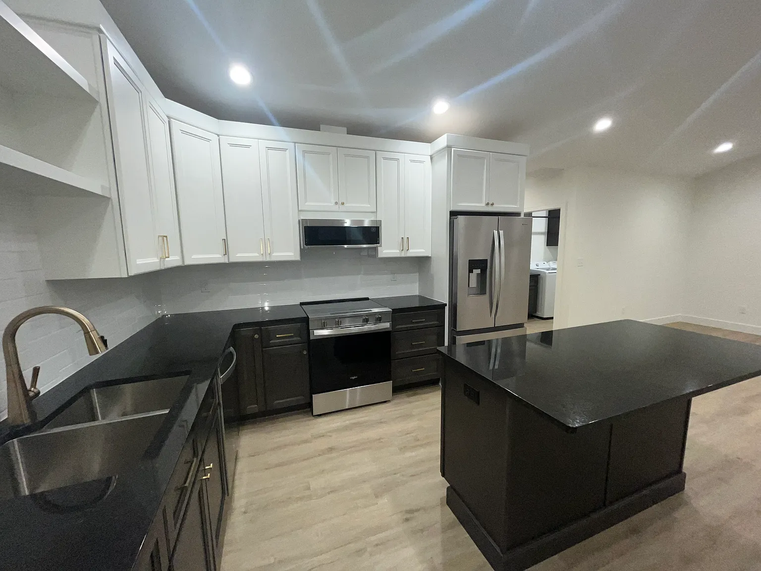 2 bed, 1300 sqft, $2,000 — Photo 4