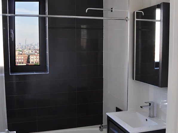 991 Willoughby Avenue image 6 of 8