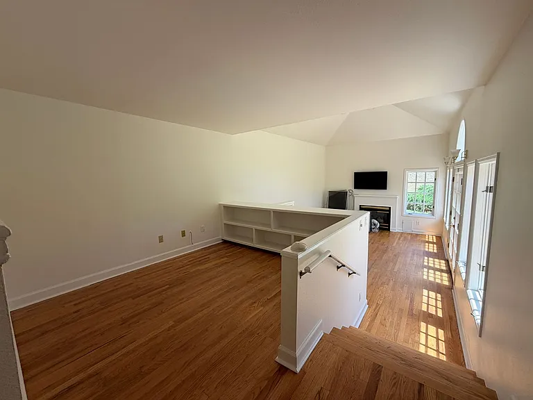340 S Franklin St — Photo 11