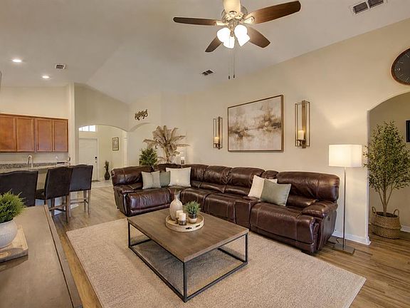 3rd image of 4834 HAVILLAND DRIVE