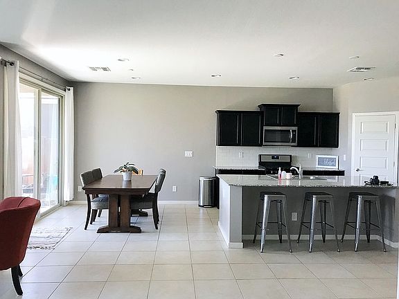 2nd image of 1185 W Glen Canyon Dr