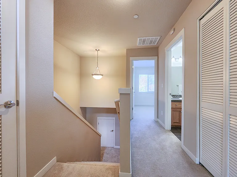 12838 NW Clement Ln — Photo 18
