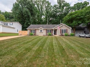 8110 Maxwelton Dr, Huntersville, NC 28078
