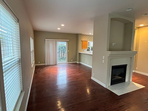 5th image of 1396 NE Glen Ellen Dr