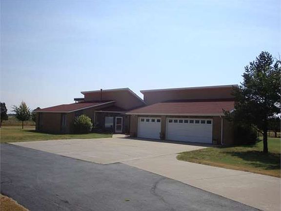 2nd image of 850 E Sundown Ln
