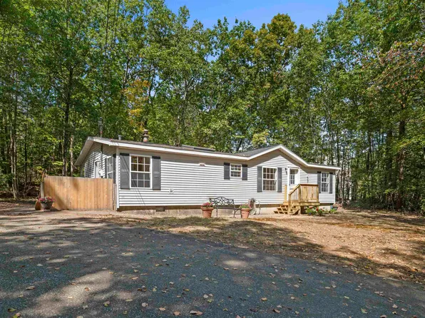 16 Bennett Way, Newmarket, NH 03857