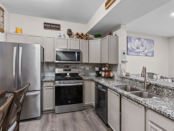5th image of 2232 Flagstone Ln