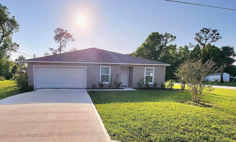 1st image of 4 Rolling Sands Dr