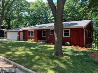 41 E Oak Ridge Dr, Algona, IA 50511