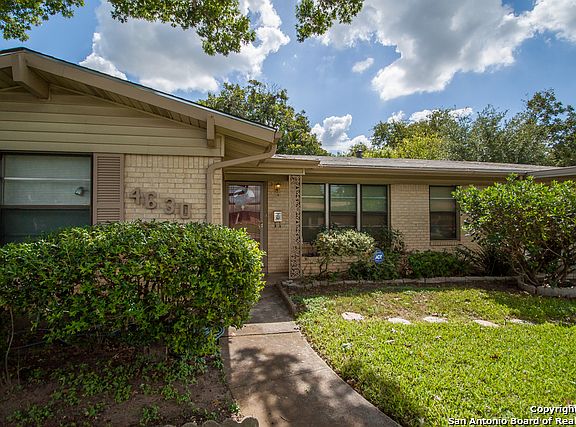 3rd image of 4630 Creekmoor Dr