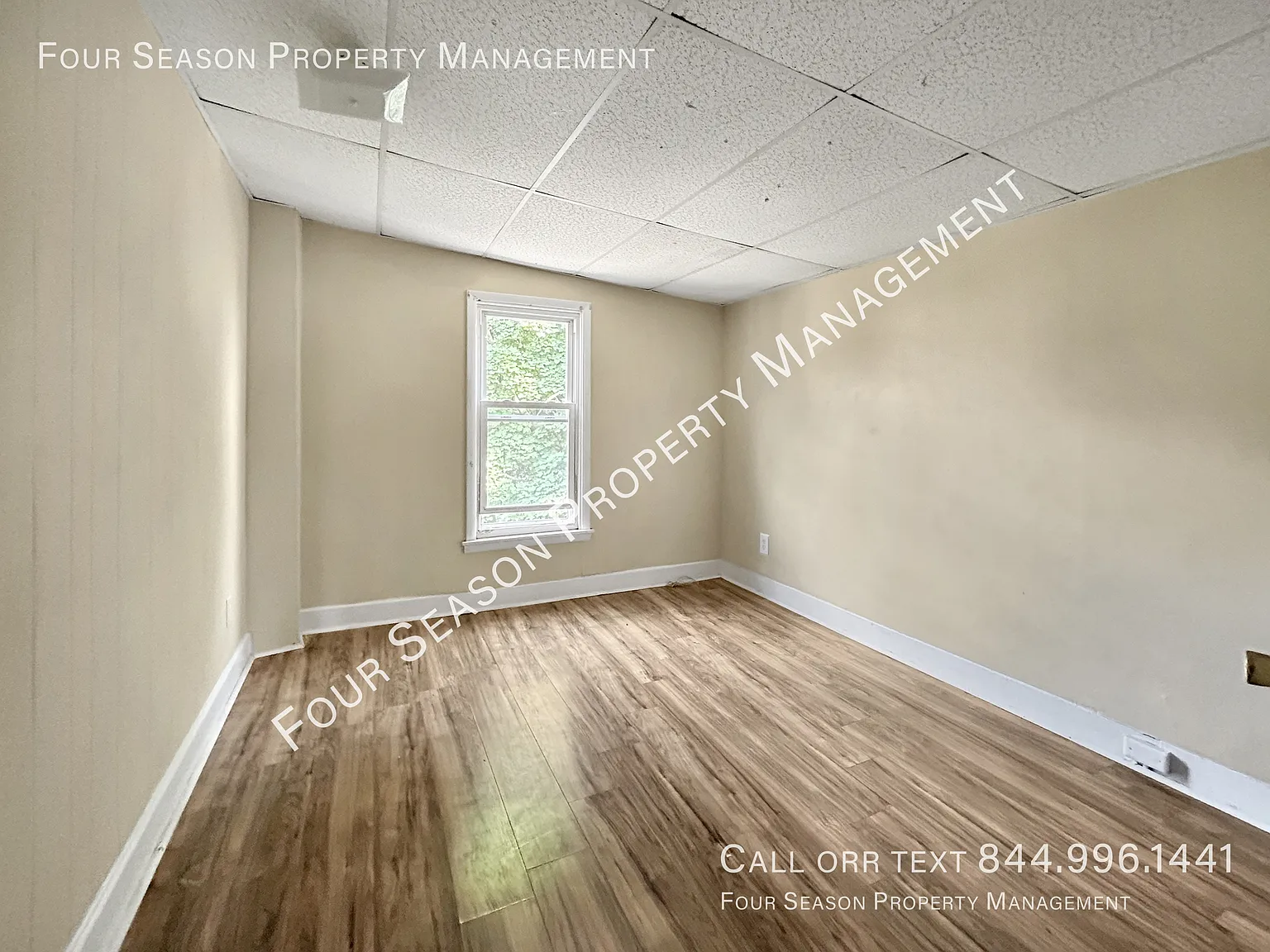 304-306 South Locust Street - 306 — Photo 4