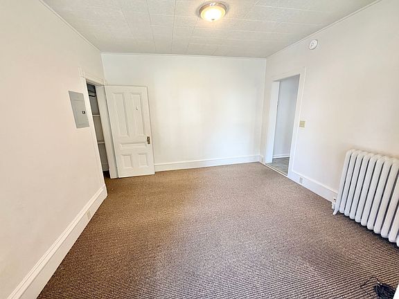 4th image of 36 Clarke St #4