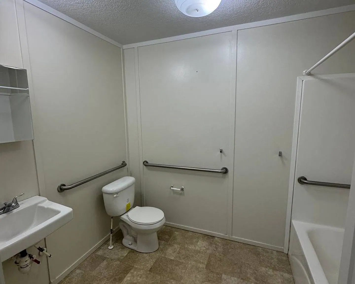 1416 Robin Street — Photo 4