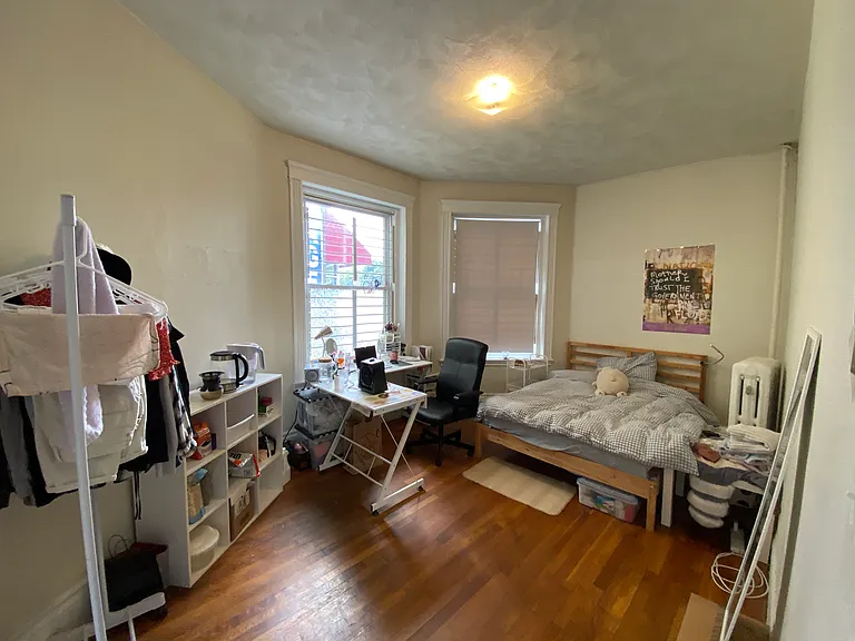 Kelton Street Apartments — Photo 126