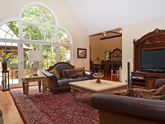 4th image of 3773 Sandalwood Ln