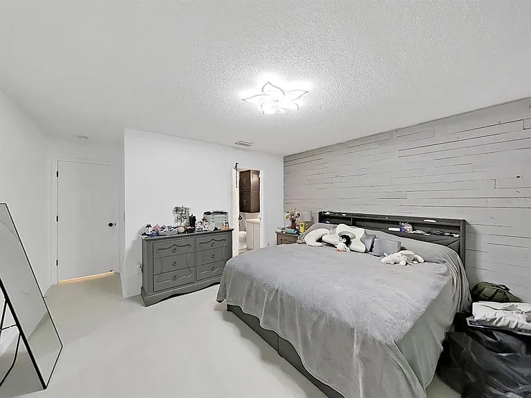18126 Paradise Point Dr — Photo 16