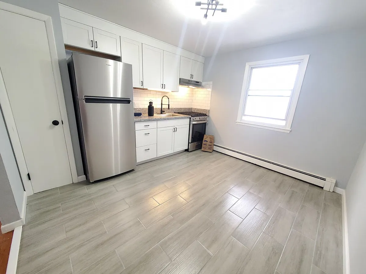 Building Photo - 155 N Midler Ave #2F