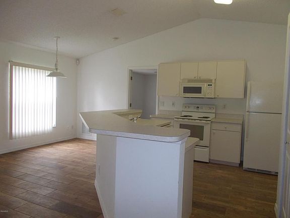 5th image of 3242 Slama Ave SE