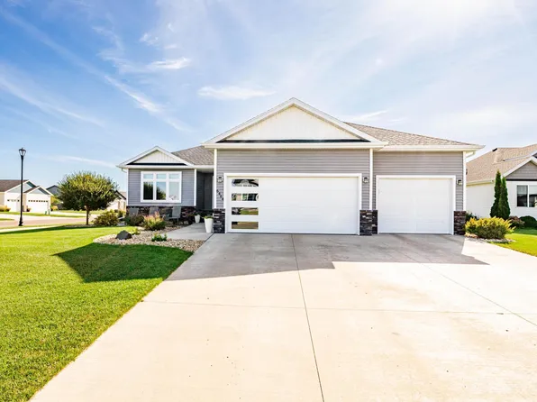 6464 59th Ave S, Fargo, ND 58104