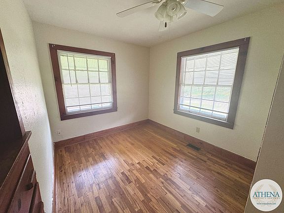 4th image of 1330 Bertling St