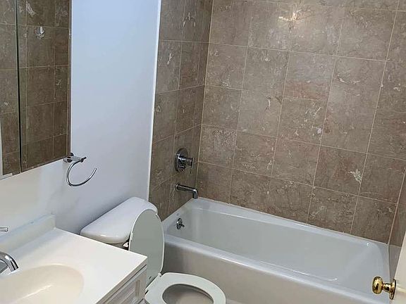 4th image of 506 Washington Ave APT 201