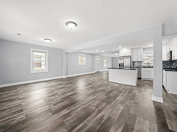 4th image of 9132 S 53rd Ct