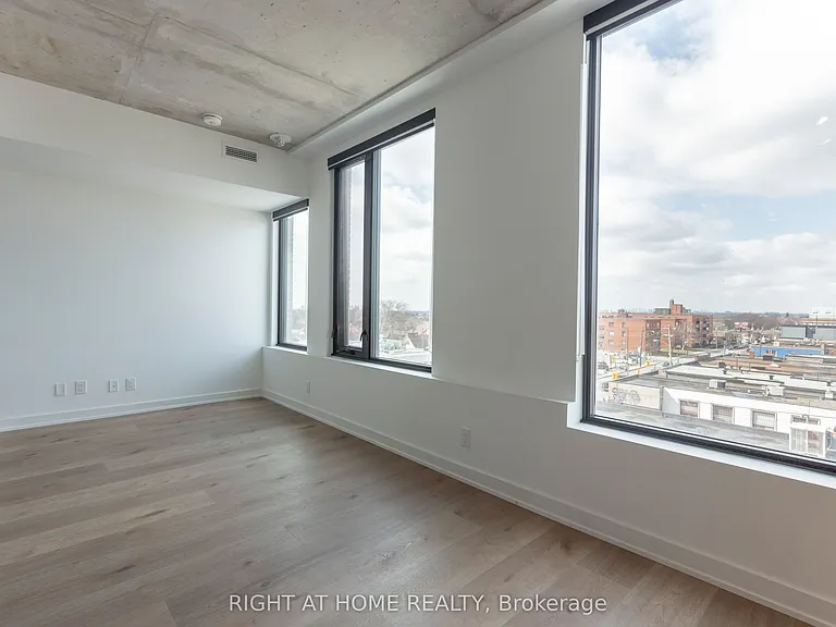 7 Fairbank Ave W #503 — Photo 11