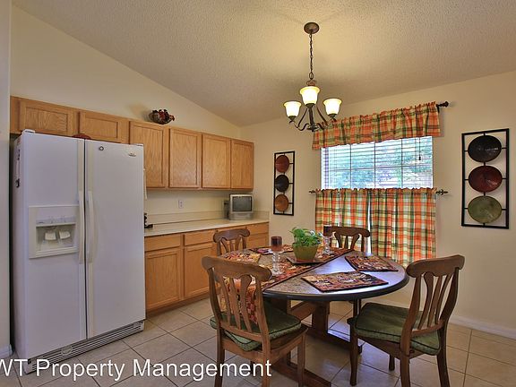 4th image of 8 Wilksboro Pl