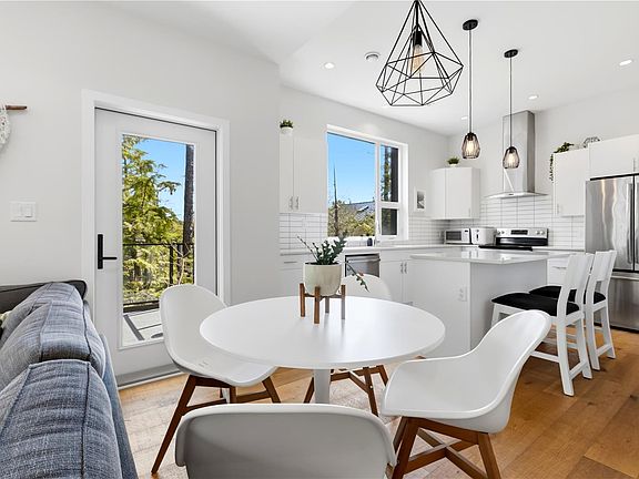 5th image of 823 Lorne White Pl