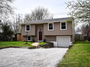 1802 Falkirk Rd, Madison, OH 44057