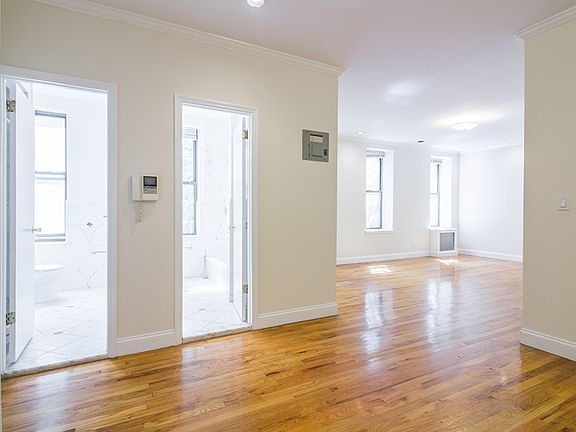 3rd image of 1740 1st Ave #2NS