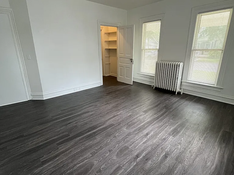 214 Ferris St — Photo 11