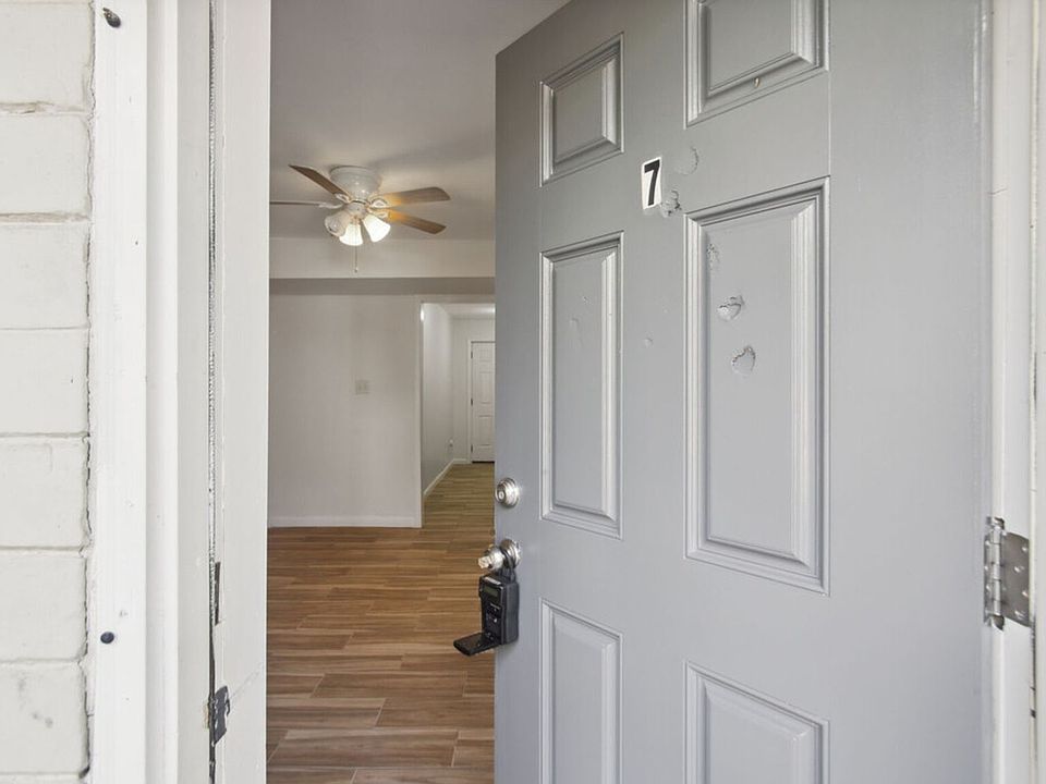 1st image of 615 Oliver St NW APT 7