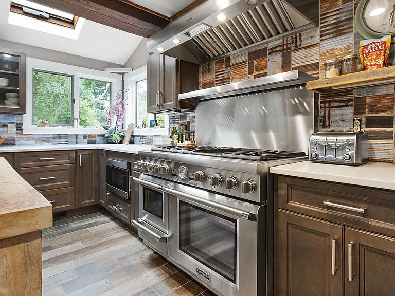 210 Washington St — Photo 19