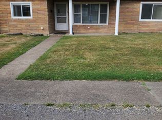 745 Golf Course Rd, Aliquippa, PA 15001