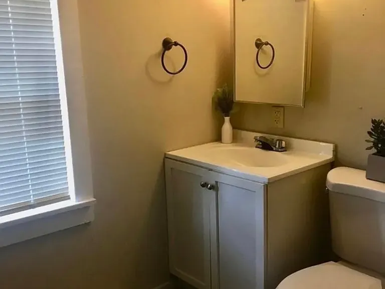 310 Carson Dr #7 — Photo 3