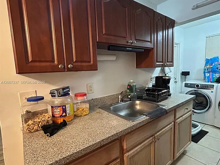 1100 NE 1st Ct #104 — Photo 5