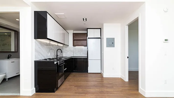Rented by Nooklyn NYC LLC | media 46