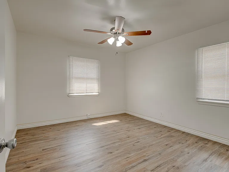 1321 E Wilson Ave #6 — Photo 14