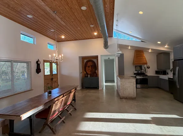 5661 E Oak Blvd, Austin, TX 78735