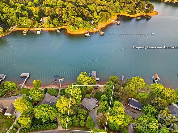 3rd image of 785 Kemp Rd