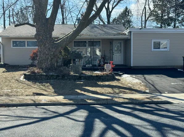 1018 W Union St, Whitehall, PA 18052