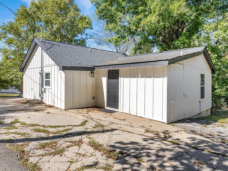 648 Middle Creek Rd — Photo 5