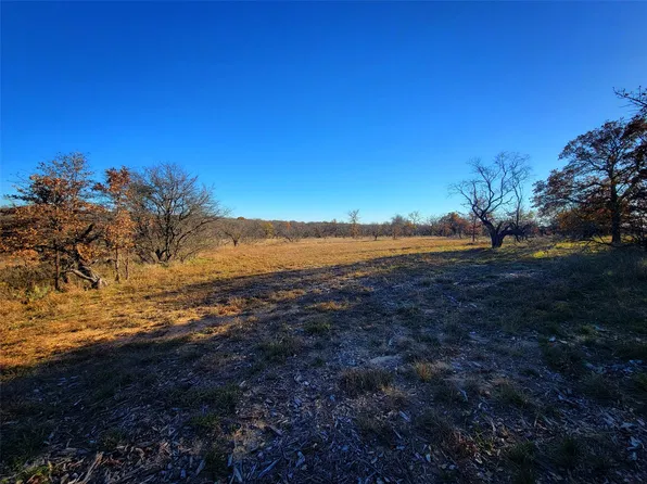5 Barry Rd, Henrietta, TX 76365