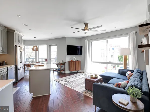 2550 17th St NW Unit 214, Washington, DC 20009
