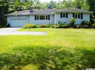 7350 Raccoon Hill Dr, Kirtland, OH 44094